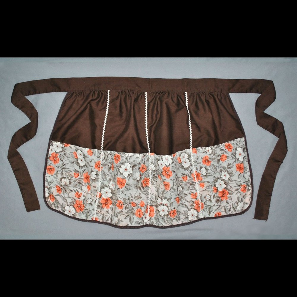 Vintage Handmade Hostess Apron Reversible w/ Pockets - Picture 5 of 9